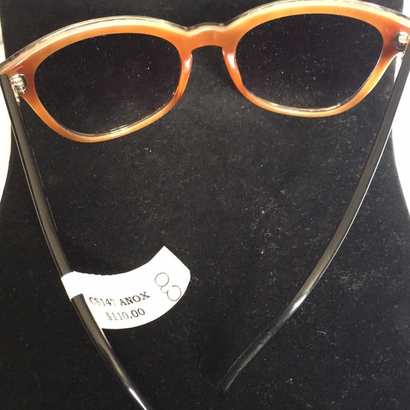 Colors in Optics, Ltd Sunglasses - Picture 4 of 4